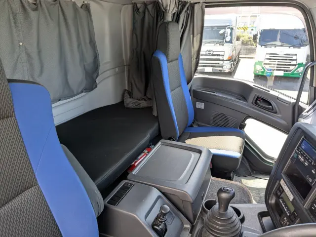 いすゞ ギガ 2PG-CYJ77C(8x4)の写真34