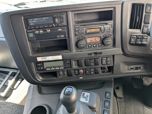いすゞ ギガ 2PG-CYJ77C(8x4)の写真35