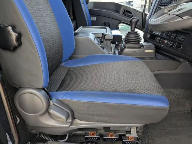 いすゞ ギガ 2PG-CYJ77C(8x4)の写真36