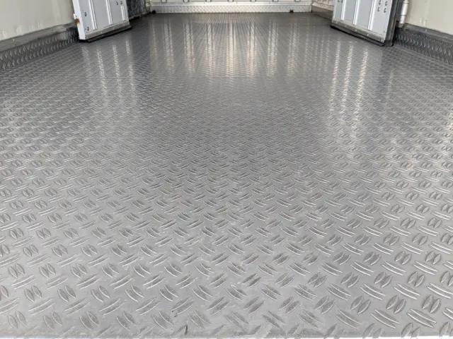 いすゞ エルフ 2RG-NPR88AN(2WD)の写真16