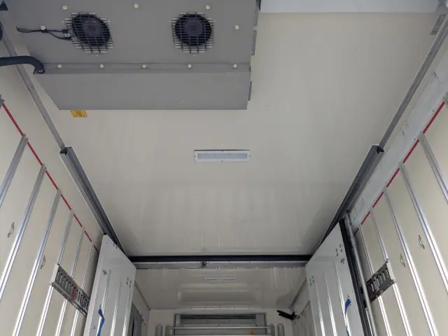 いすゞ エルフ 2RG-NPR88AN(2WD)の写真17