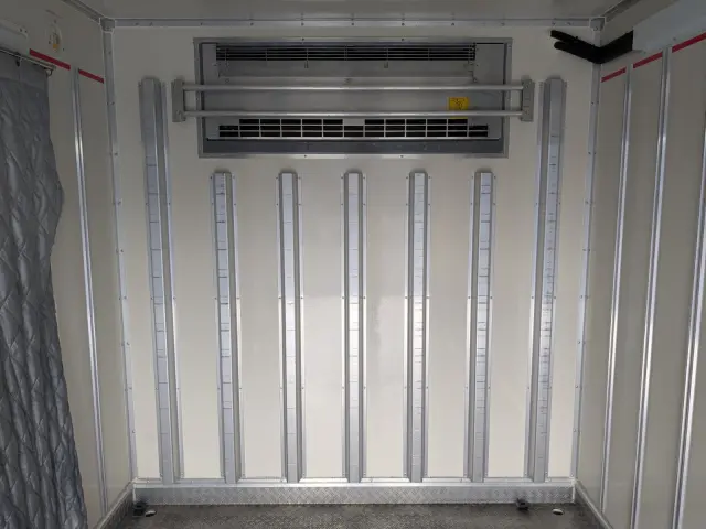 いすゞ エルフ 2RG-NPR88AN(2WD)の写真19