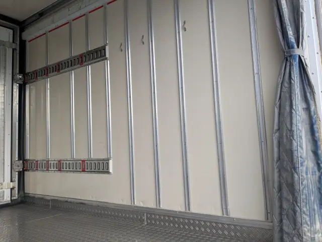 いすゞ エルフ 2RG-NPR88AN(2WD)の写真22