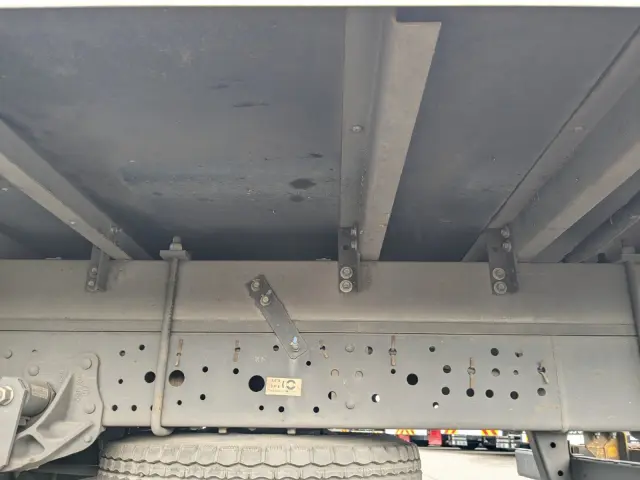 いすゞ エルフ 2RG-NPR88AN(2WD)の写真26