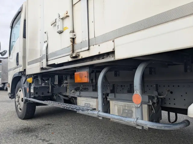 いすゞ エルフ 2RG-NPR88AN(2WD)の写真28