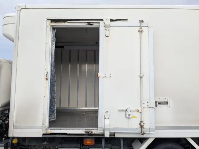 いすゞ エルフ 2RG-NPR88AN(2WD)の写真30