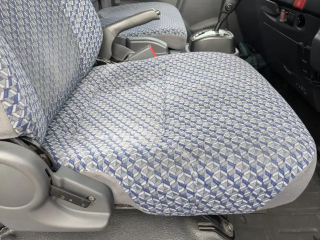 いすゞ エルフ 2RG-NPR88AN(2WD)の写真36