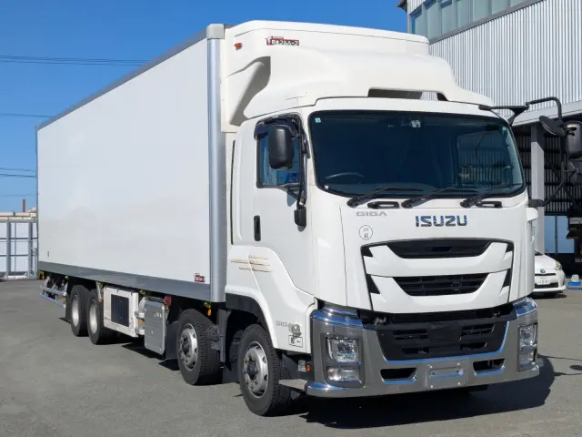 いすゞ ギガ 2PG-CYJ77C(8x4)の写真3