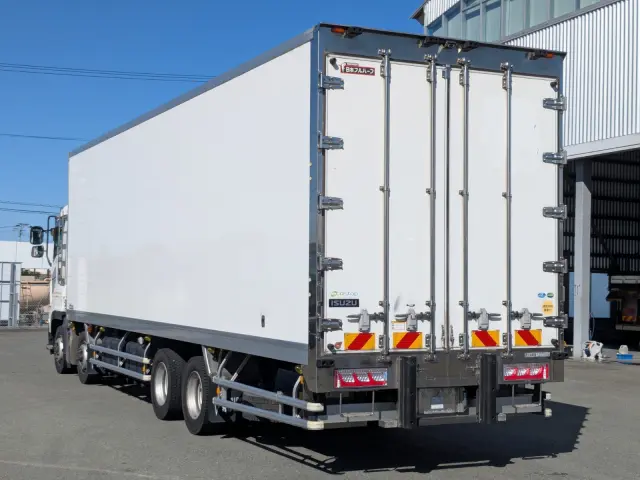 いすゞ ギガ 2PG-CYJ77C(8x4)の写真4