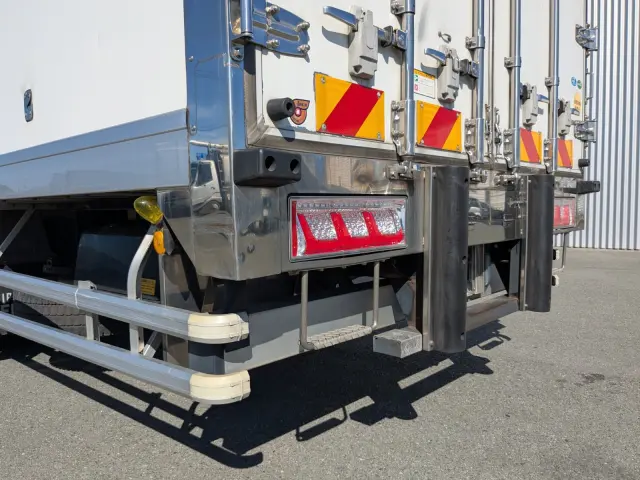 いすゞ ギガ 2PG-CYJ77C(8x4)の写真6