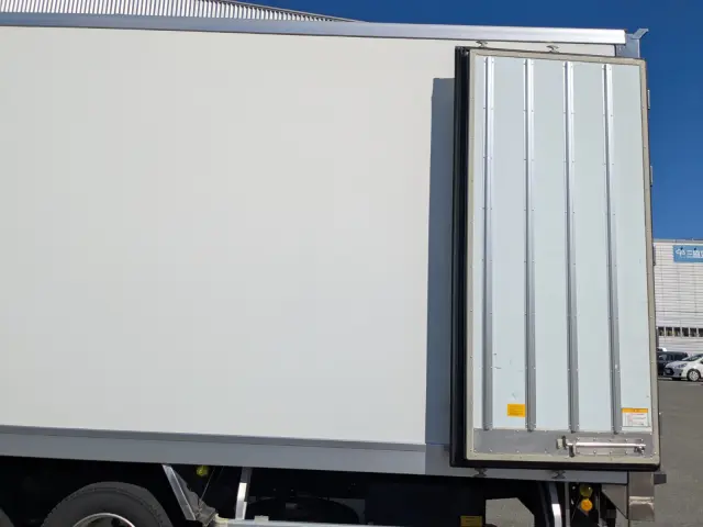 いすゞ ギガ 2PG-CYJ77C(8x4)の写真10