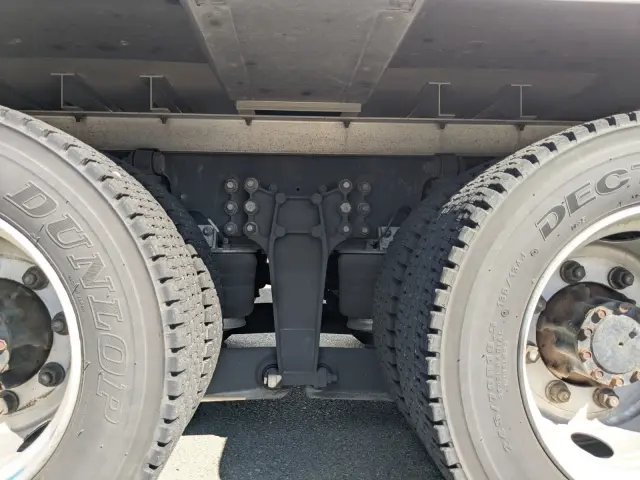 いすゞ ギガ 2PG-CYJ77C(8x4)の写真12