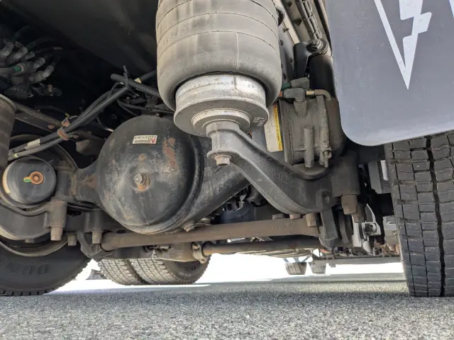 いすゞ ギガ 2PG-CYJ77C(8x4)の写真16