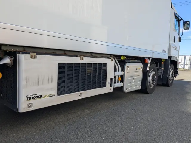 いすゞ ギガ 2PG-CYJ77C(8x4)の写真17