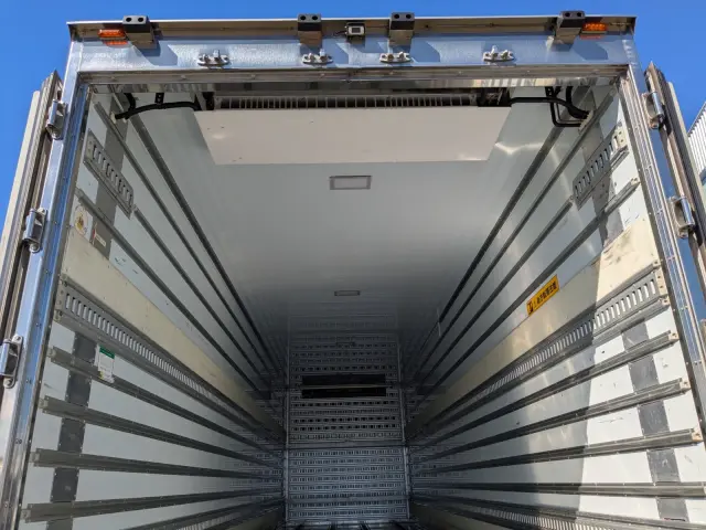 いすゞ ギガ 2PG-CYJ77C(8x4)の写真20