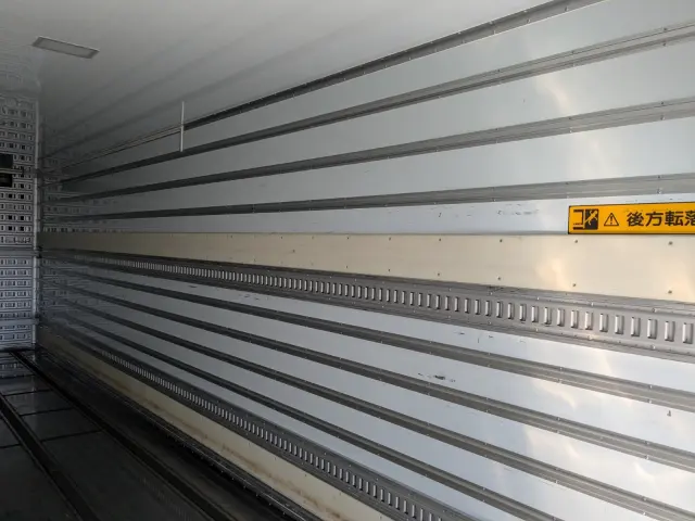 いすゞ ギガ 2PG-CYJ77C(8x4)の写真26