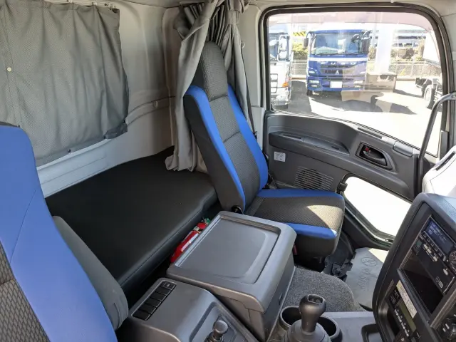 いすゞ ギガ 2PG-CYJ77C(8x4)の写真33