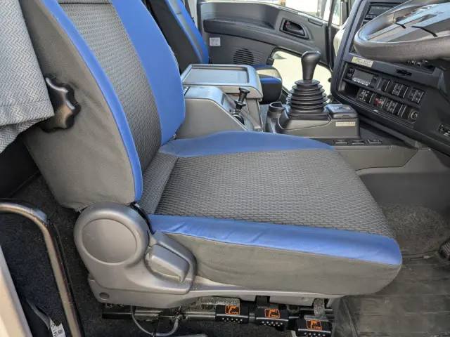 いすゞ ギガ 2PG-CYJ77C(8x4)の写真36