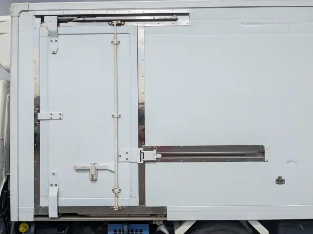 日野 デュトロ TPG-XZU605M(2WD)の写真28