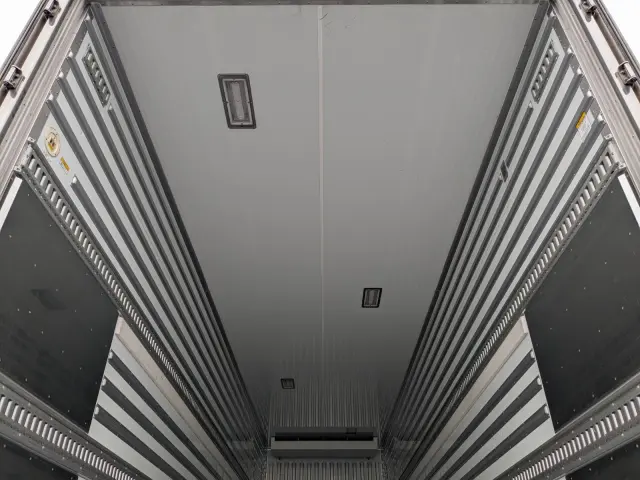 日野 プロフィア 2DG-FW1AHJ(8x4)の写真13