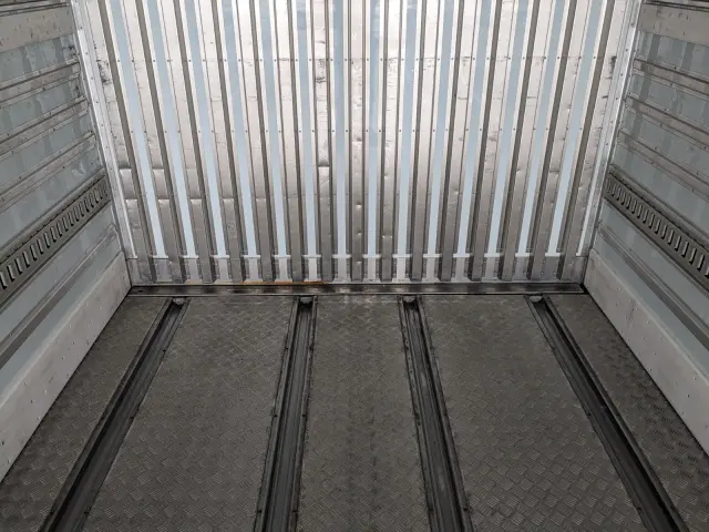 日野 プロフィア 2DG-FW1AHJ(8x4)の写真14