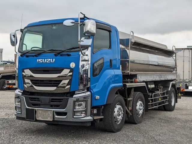 いすゞ ギガ 2KG-CYG60CM(6x2)の写真1