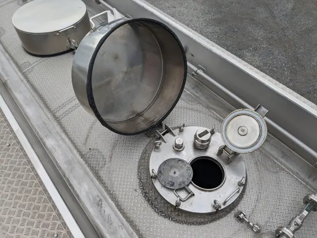 いすゞ ギガ 2KG-CYG60CM(6x2)の写真15