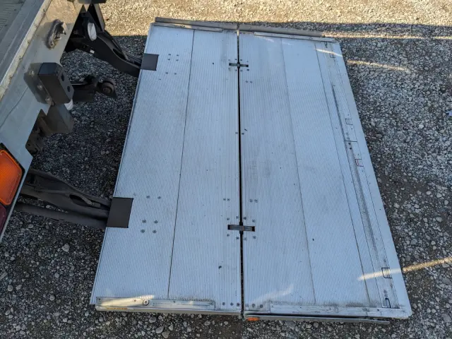 いすゞ フォワード TKG-FRR90S2(2WD)の写真12