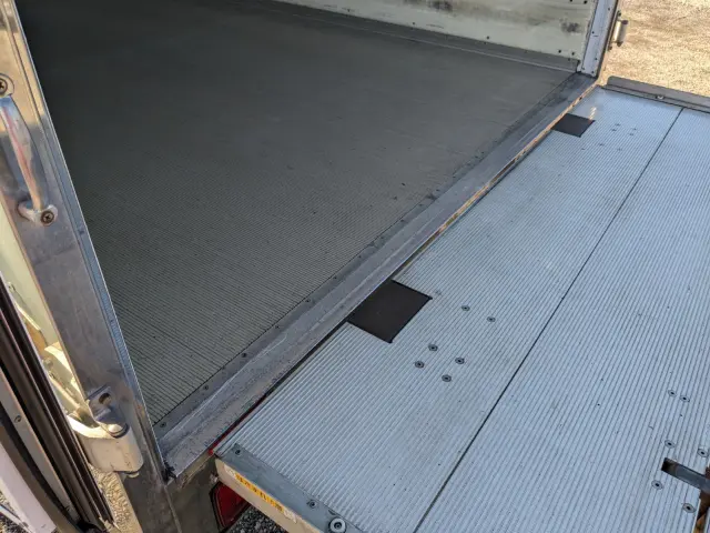 いすゞ フォワード TKG-FRR90S2(2WD)の写真13