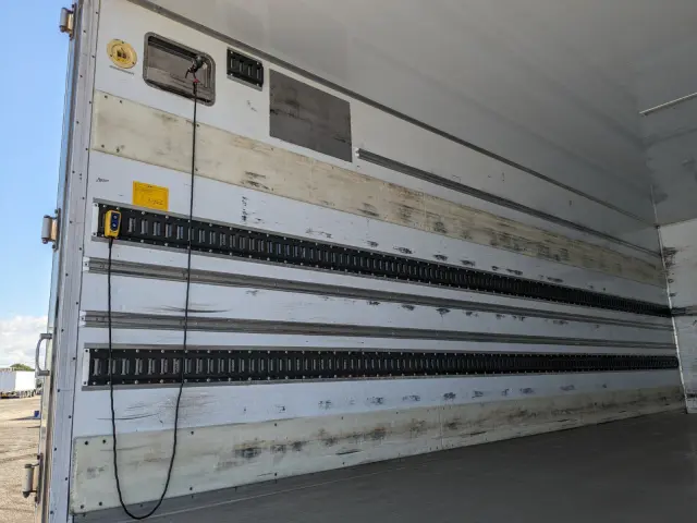 いすゞ フォワード TKG-FRR90S2(2WD)の写真24