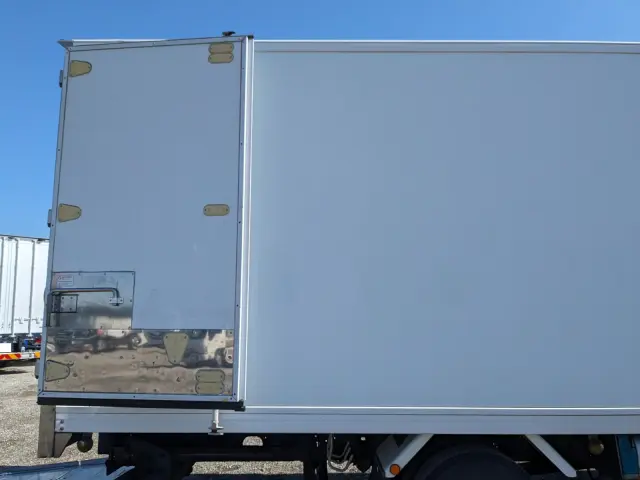 いすゞ フォワード TKG-FRR90S2(2WD)の写真32