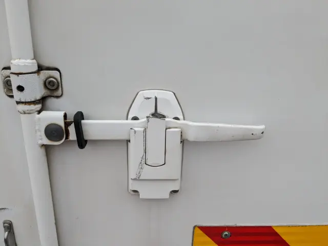 いすゞ フォワード TKG-FRR90S2(2WD)の写真7