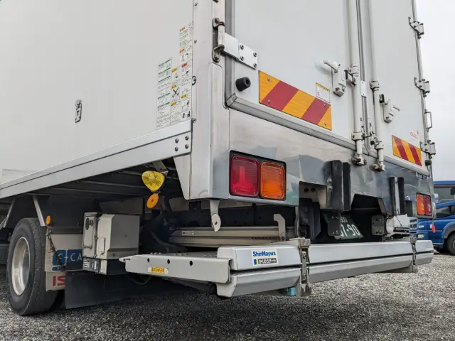 いすゞ フォワード TKG-FRR90S2(2WD)の写真9