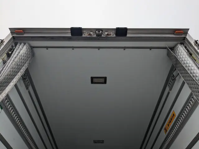 いすゞ フォワード TKG-FRR90S2(2WD)の写真15