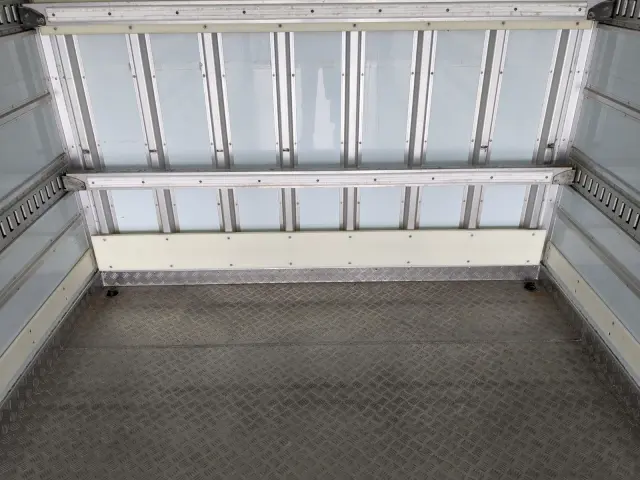 いすゞ フォワード TKG-FRR90S2(2WD)の写真18