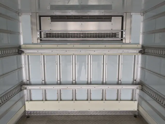 いすゞ フォワード TKG-FRR90S2(2WD)の写真20