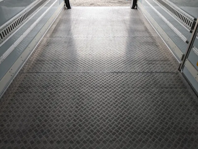 いすゞ フォワード TKG-FRR90S2(2WD)の写真22