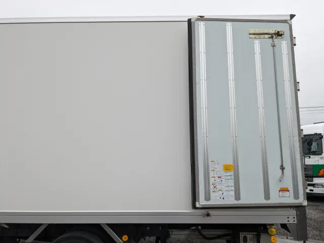 いすゞ フォワード TKG-FRR90S2(2WD)の写真25