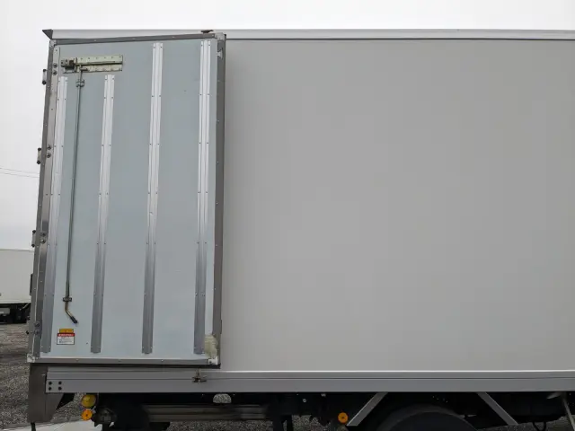 いすゞ フォワード TKG-FRR90S2(2WD)の写真33