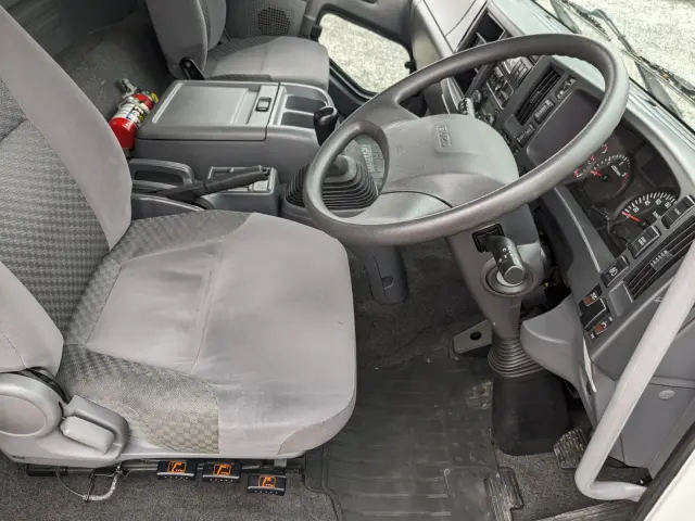 いすゞ フォワード TKG-FRR90S2(2WD)の写真37