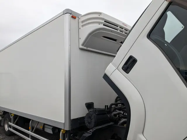 いすゞ フォワード TKG-FRR90S2(2WD)の写真48