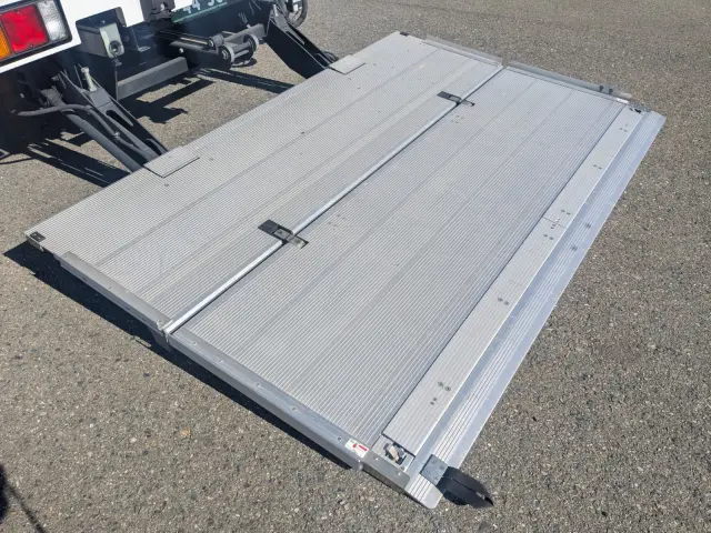 三菱 ファイター 2KG-FK65F(2WD)の写真10