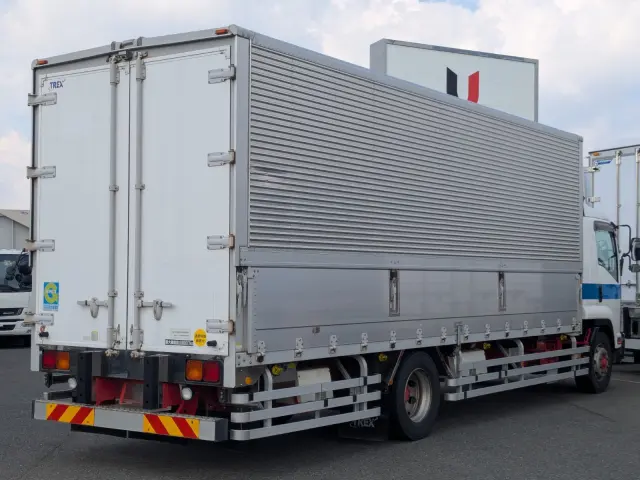 いすゞ フォワード LPG-FTR90T2(2WD)の写真4