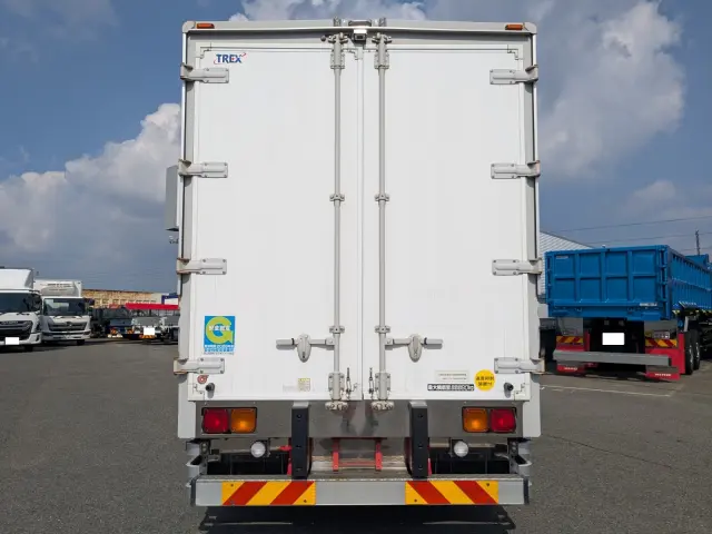 いすゞ フォワード LPG-FTR90T2(2WD)の写真6