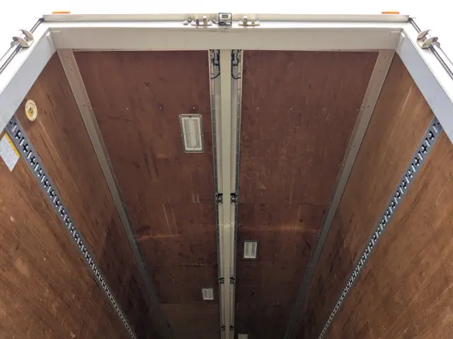 いすゞ フォワード LPG-FTR90T2(2WD)の写真10