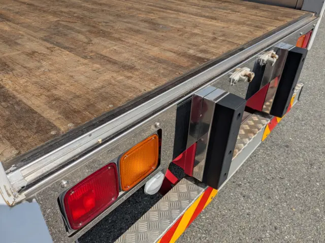 いすゞ フォワード LPG-FTR90T2(2WD)の写真11