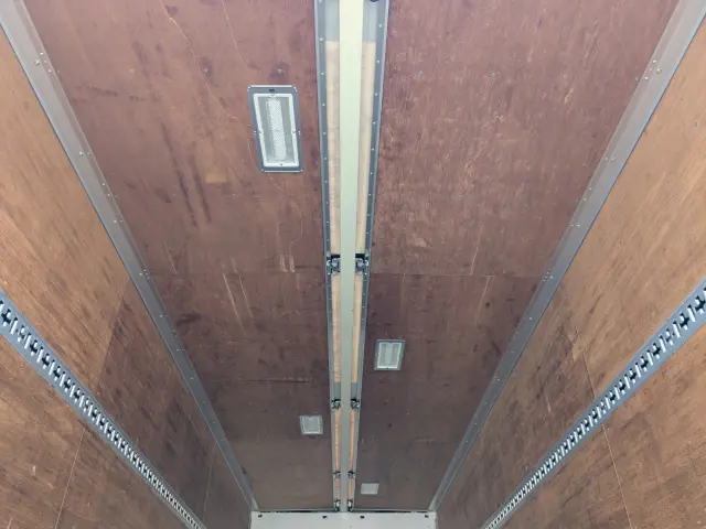 いすゞ フォワード LPG-FTR90T2(2WD)の写真15