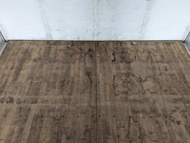 いすゞ フォワード LPG-FTR90T2(2WD)の写真16