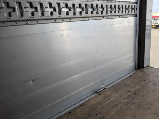 いすゞ フォワード LPG-FTR90T2(2WD)の写真22