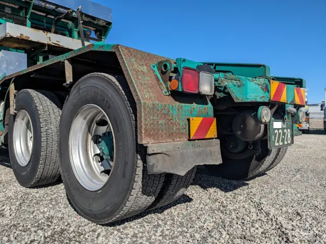 日野 プロフィア QDG-SS1EKDA(6x4)の写真8